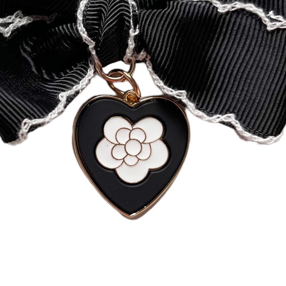 NWT Bow Bag Charm Keychain Clip - Picture 2 of 5